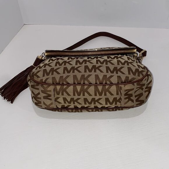 Michael Michael Kors Brown Canvas Foldover Jet Set Signature Shoulder Bag - Picture 6 of 17